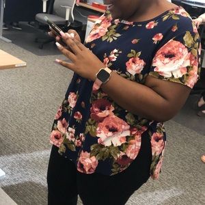 Floral top 🌸